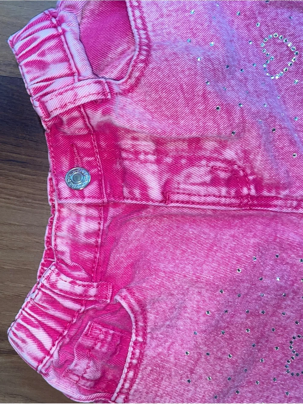 SHEIN Pink Rhinestone Heart Straight-Leg Jeans